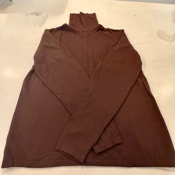 Henri Bendel 100% wool turtleneck sweater - Picture 2 of 6